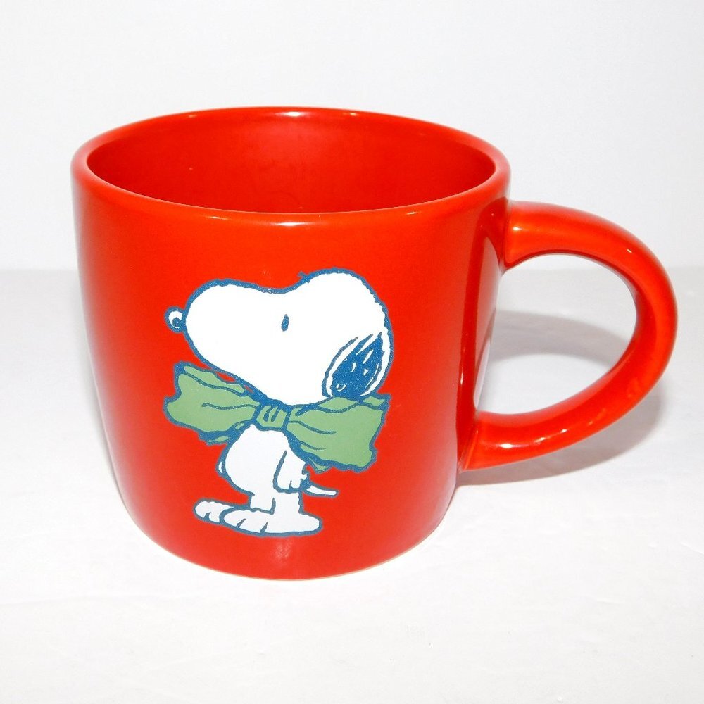 Christmas SNOOPY wearing Green Bow Coffee Mug Red Modern Gourmet Foods 10 oz